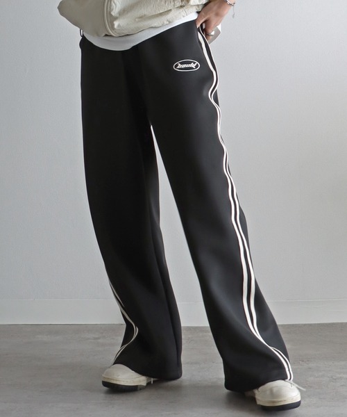 COURO（コウロ）の「サイドライントラックパンツ（その他パンツ・レディース・アイボリー/ブラック/オレンジ・S/M/L/XL）」の2枚目の写真