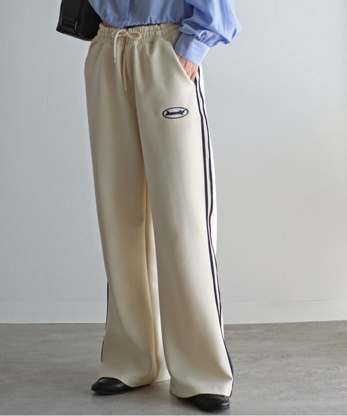 COURO（コウロ）の「サイドライントラックパンツ（その他パンツ・レディース・アイボリー/ブラック/オレンジ・S/M/L/XL）」の4枚目の写真