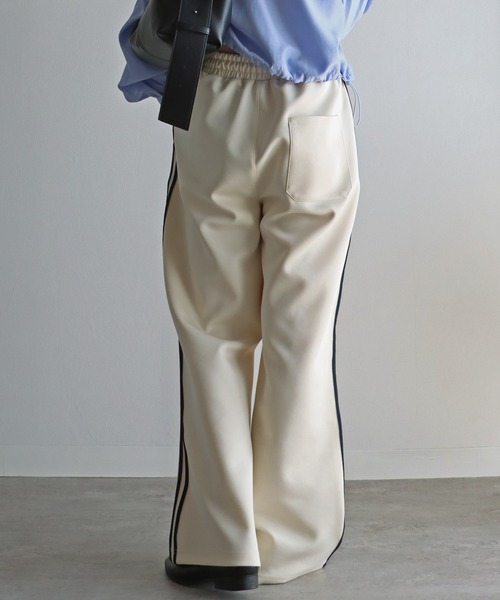 COURO（コウロ）の「サイドライントラックパンツ（その他パンツ・レディース・アイボリー/ブラック/オレンジ・S/M/L/XL）」の7枚目の写真