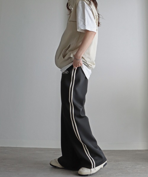 COURO（コウロ）の「サイドライントラックパンツ（その他パンツ・レディース・アイボリー/ブラック/オレンジ・S/M/L/XL）」の10枚目の写真