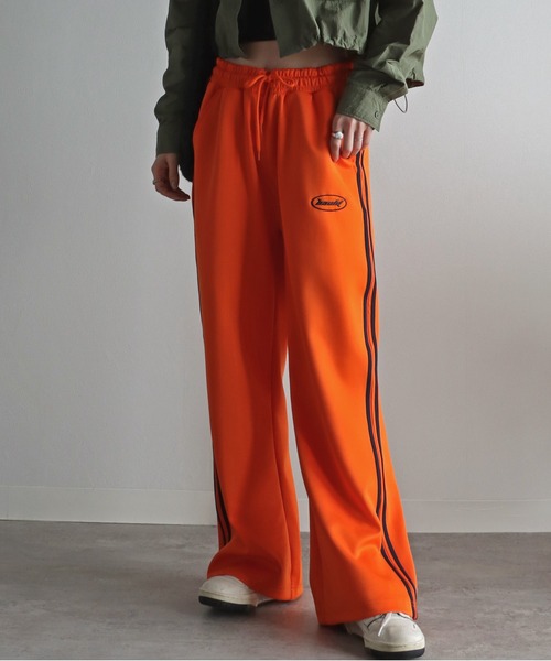 COURO（コウロ）の「サイドライントラックパンツ（その他パンツ・レディース・アイボリー/ブラック/オレンジ・S/M/L/XL）」の13枚目の写真