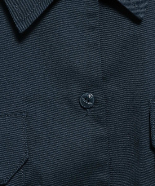 LOWRYS FARM(ローリーズファーム)の「DickiesショートシャツSS(シャツ/ブラウス・レディース・ベージュ/ブラック/ネイビー・FREE)」の4枚目の写真