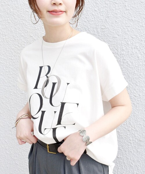 SHIPS（シップス）の「【WEB限定】〈手洗い可能〉バリエーション ロゴ 刺繍 プリントTEE（Tシャツ/カットソー・レディース・ホワイト系その他/ホワイト系/オフホワイト/チャコールグレー/ホワイト/ライトホワイト・ONE SIZE）」の4枚目の写真