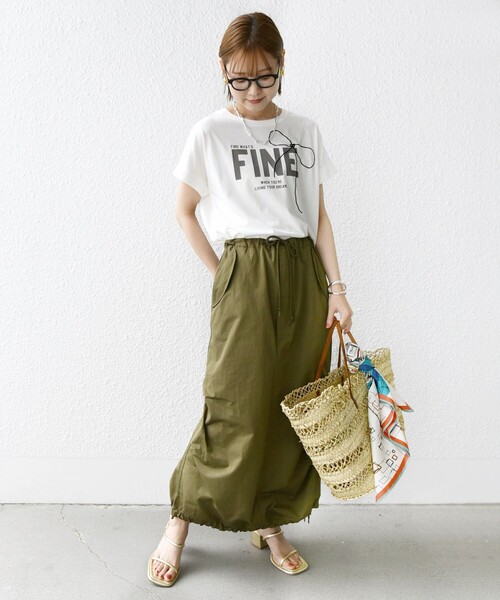 SHIPS(シップス)の「【WEB限定】〈手洗い可能〉バリエーション ロゴ 刺繍 プリントTEE(Tシャツ/カットソー・レディース・ホワイト系その他/ホワイト系/オフホワイト/チャコールグレー/ホワイト/ライトホワイト・ONE SIZE)」の13枚目の写真
