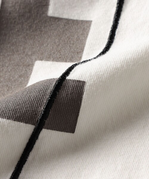 SHIPS（シップス）の「【WEB限定】〈手洗い可能〉バリエーション ロゴ 刺繍 プリントTEE（Tシャツ/カットソー・レディース・ホワイト系その他/ホワイト系/オフホワイト/チャコールグレー/ホワイト/ライトホワイト・ONE SIZE）」の20枚目の写真