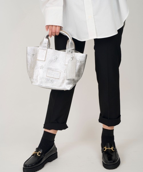 NUR（ヌール）の「【NUR/ヌール】星柄刺繍　ミニ　レザー　トートバッグ　VIOLA MINI（トートバッグ・レディース・ネイビー/ゴールド/ブラック/シルバー/ベージュ/ナチュラル/ライトグリーン/モカ・FREE）」の9枚目の写真