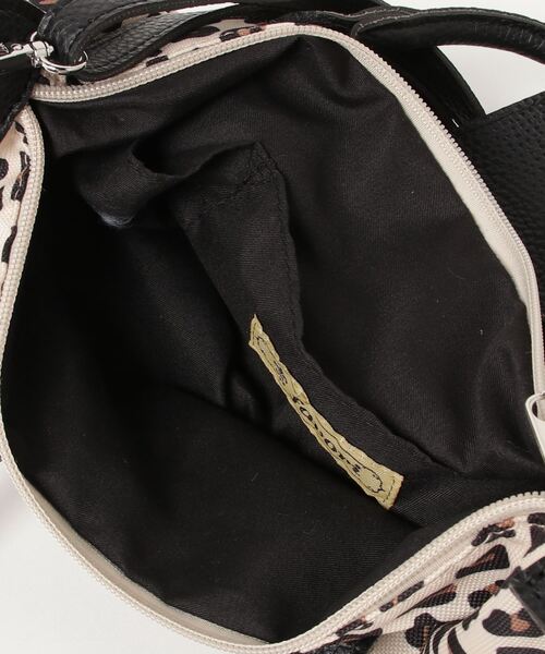 favori（ファヴォリ）の「EM:favori モロニ　2WAYトート　ファスナー＋フラップトート　海外旅行バッグ　スリ対策バッグ　 スリ防止バッグ（トートバッグ・レディース・レオパード/ベージュ/ブラック/カーキ・FREE）」の9枚目の写真
