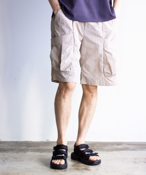 COMMON WARE(コモンウェアー)の「COMMONWARE:ナイロンワッシャー カーゴショーツ(カーゴパンツ・メンズ・ブラック/カーキ/ベージュ・XL/L/M)」の6枚目の写真