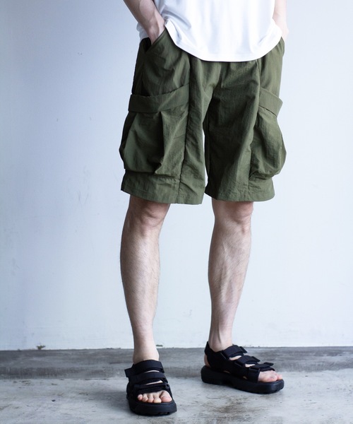 COMMON WARE(コモンウェアー)の「COMMONWARE:ナイロンワッシャー カーゴショーツ(カーゴパンツ・メンズ・ブラック/カーキ/ベージュ・XL/L/M)」の8枚目の写真