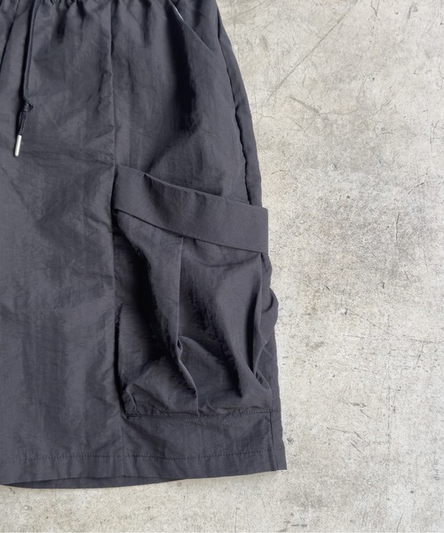 COMMON WARE(コモンウェアー)の「COMMONWARE:ナイロンワッシャー カーゴショーツ(カーゴパンツ・メンズ・ブラック/カーキ/ベージュ・XL/L/M)」の15枚目の写真