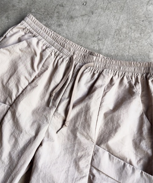 COMMON WARE(コモンウェアー)の「COMMONWARE:ナイロンワッシャー カーゴショーツ(カーゴパンツ・メンズ・ブラック/カーキ/ベージュ・XL/L/M)」の18枚目の写真