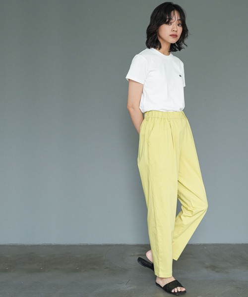 mili an deni(ミリアンデニ)の「ワンポイント刺繍Tシャツ(Tシャツ/カットソー・レディース・ネイビー/チャコールグレー/ホワイト×ブラック/ブラック/アイボリー・M)」の7枚目の写真