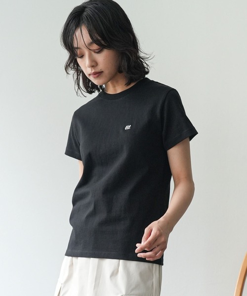 mili an deni(ミリアンデニ)の「ワンポイント刺繍Tシャツ(Tシャツ/カットソー・レディース・ネイビー/チャコールグレー/ホワイト×ブラック/ブラック/アイボリー・M)」の11枚目の写真