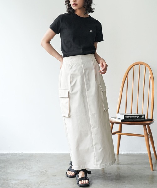 mili an deni(ミリアンデニ)の「ワンポイント刺繍Tシャツ(Tシャツ/カットソー・レディース・ネイビー/チャコールグレー/ホワイト×ブラック/ブラック/アイボリー・M)」の12枚目の写真