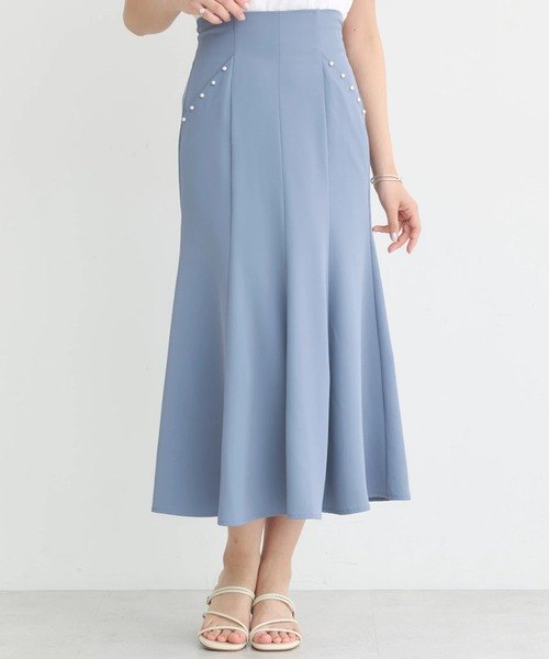 earth music&ecology(アースミュージックアンドエコロジー)の「パール付きマーメイドスカート(スカート・レディース・ダークネイビー/ブルー/その他8・M/S)」の1枚目の写真