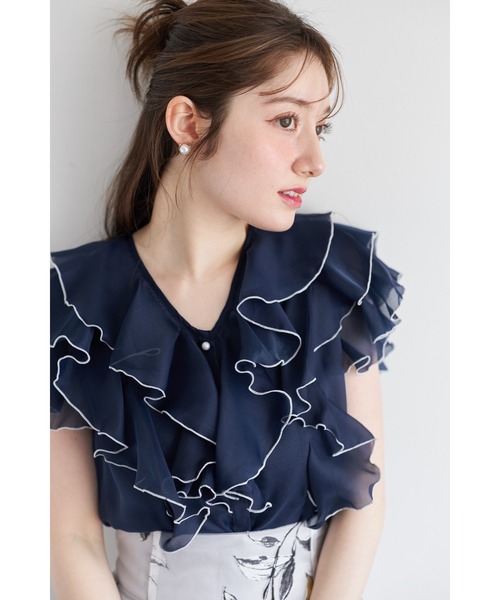 トッコクローゼット tocco closet キャミソール付きパールボタン配色ラッフルフリルオーガンジーブラウス （グレイッシュブルー） キャミソール付きパールボタン配色ラッフルフリルオーガンジー