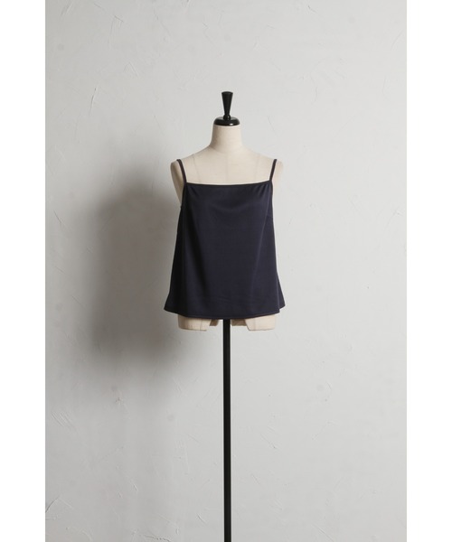 tocco closet(トッコ クローゼット)の「キャミソール付きパールボタン配色ラッフルフリルオーガンジーブラウス(シャツ/ブラウス・レディース・グレイッシュブルー/ベージュ/ネイビー・M)」の16枚目の写真