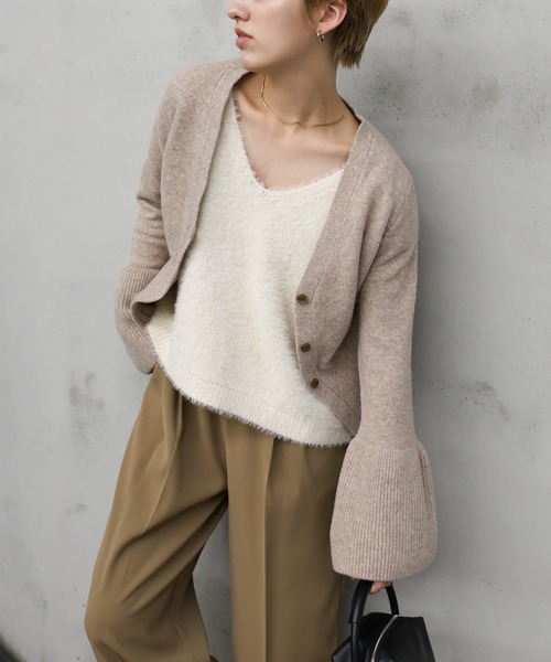 d.i.a. カーディガン ボレロ ベルスリーブ セール】ビジューボタンベルスリーブカーディガン（カーディガン