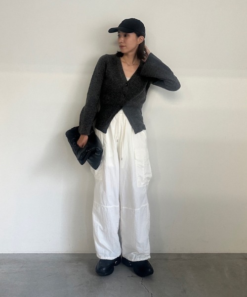 select MOCA（セレクトモカ）の「ベルスリーブVネックニットカーディガン（カーディガン/ボレロ・レディース・チャコール/オートミール/ブラック・FREE）」の20枚目の写真