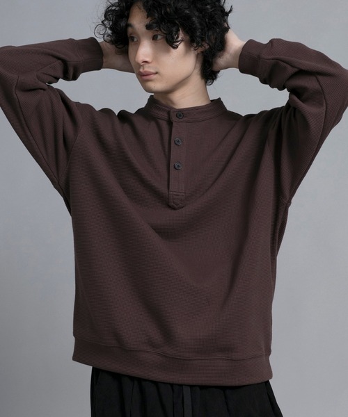 aimoha（アイモハ）の「aimoha men Modern Heritage Henley Pullover（スウェット・メンズ・ブラック/チョコ/ブルー/グリーン・MEDIUM/LARGE/X-LARGE/XX-LARGE/XXX-LARGE）」の2枚目の写真