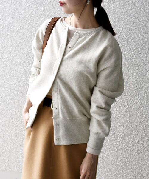 SHIPS any(シップス エニィ)の「【WEB限定】SHIPS any: USA コットン 裏起毛 コンパクト スナップ カーディガン(カーディガン/ボレロ・レディース・キャメル/ライトグレー/ワイン/ブラック/ナチュラル/レッド/ブラウン・ONE SIZE)」の13枚目の写真