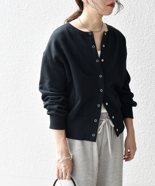 SHIPS any(シップス エニィ)の「【WEB限定】SHIPS any: USA コットン 裏起毛 コンパクト スナップ カーディガン(カーディガン/ボレロ・レディース・キャメル/ライトグレー/ワイン/ブラック/ナチュラル/レッド/ブラウン・ONE SIZE)」の12枚目の写真