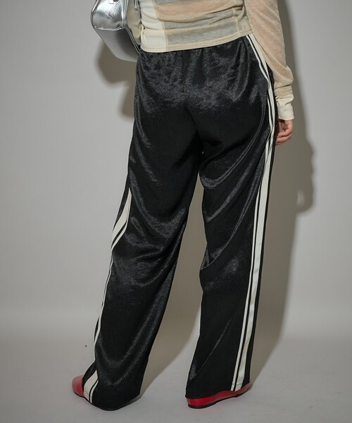 PUBLUX(パブリュクス)の「PUBLUX/パブリュクス ライン入サテンパンツ 限定展開(その他パンツ・レディース・グレー/ブラック/ピンク・フリ-)」の11枚目の写真