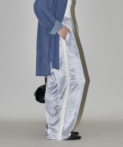 PUBLUX(パブリュクス)の「PUBLUX/パブリュクス ライン入サテンパンツ 限定展開(その他パンツ・レディース・グレー/ブラック/ピンク・フリ-)」の22枚目の写真