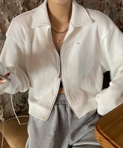 Vipoa(ヴィポア)の「ジップアップサーマルトップス(Tシャツ/カットソー・レディース・ホワイト/ブラック/グレー・FREE)」の5枚目の写真