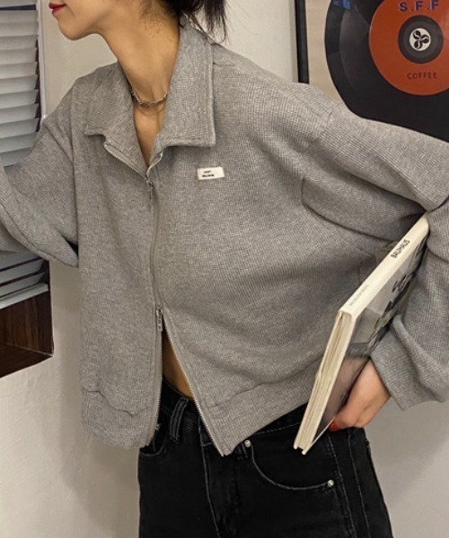 Vipoa(ヴィポア)の「ジップアップサーマルトップス(Tシャツ/カットソー・レディース・ホワイト/ブラック/グレー・FREE)」の9枚目の写真