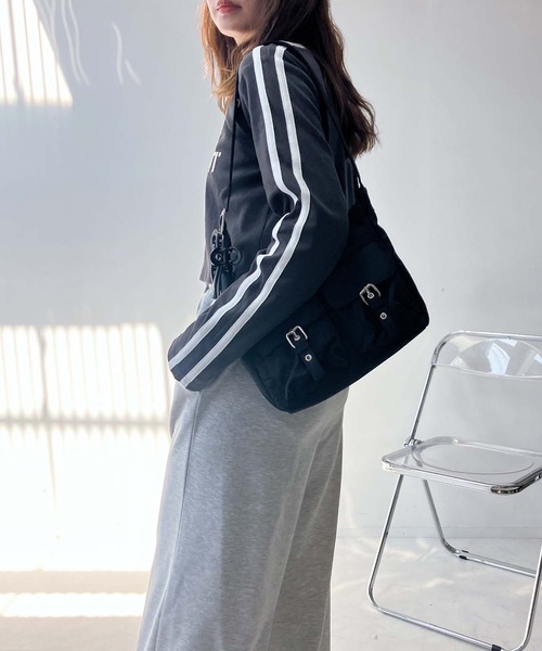 AS KNOW AS plus（アズノゥアズプラス）の「◇袖ラインゲームシャツ ロゴ刺繍 テレコリブプルオーバー（Tシャツ/カットソー・レディース・チャコールグレー/アイボリー/グリーン/レッド/ベージュ系/グレー系/アイボリー系/ネイビー系・FREE）」の12枚目の写真