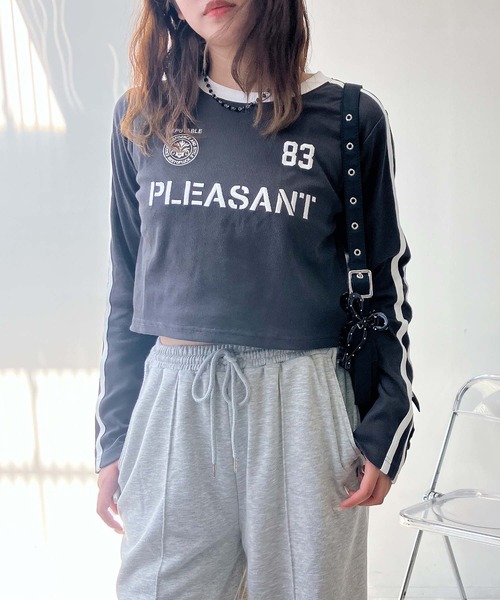 AS KNOW AS plus（アズノゥアズプラス）の「◇袖ラインゲームシャツ ロゴ刺繍 テレコリブプルオーバー（Tシャツ/カットソー・レディース・チャコールグレー/アイボリー/グリーン/レッド/ベージュ系/グレー系/アイボリー系/ネイビー系・FREE）」の11枚目の写真