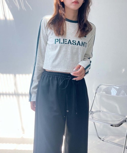 AS KNOW AS plus（アズノゥアズプラス）の「◇袖ラインゲームシャツ ロゴ刺繍 テレコリブプルオーバー（Tシャツ/カットソー・レディース・チャコールグレー/アイボリー/グリーン/レッド/ベージュ系/グレー系/アイボリー系/ネイビー系・FREE）」の19枚目の写真