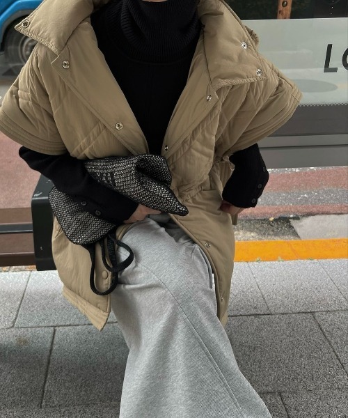 WILLFULLY（ウィルフリー）の「poncho deformation panel quilting