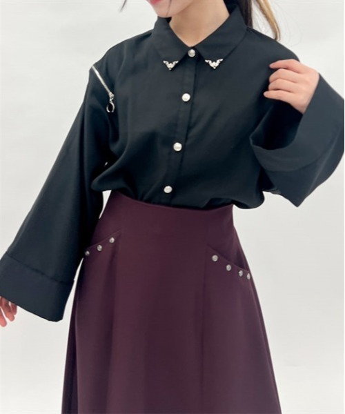axes femme(アクシーズファム)の「ショルダージップビッグシャツ(シャツ/ブラウス・レディース・ワイン/ブラック/ホワイト・FREE)」の3枚目の写真