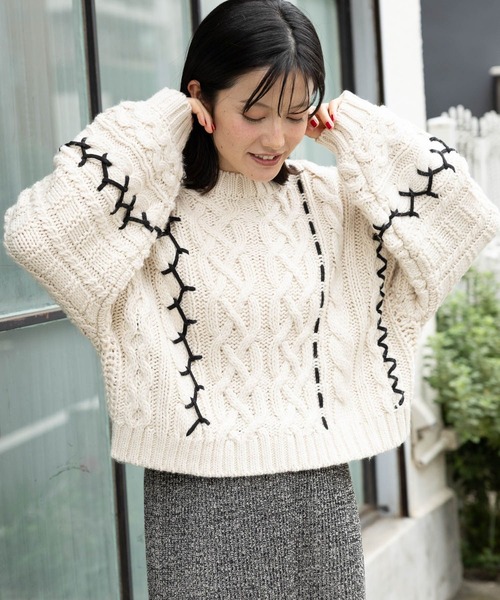 niko and...(ニコアンド)の「ケーブルステッチニットプルオーバー(ニット/セーター・レディース・ライトグリーン/アイボリー/ブラック/グレー・MEDIUM/LARGE)」の3枚目の写真
