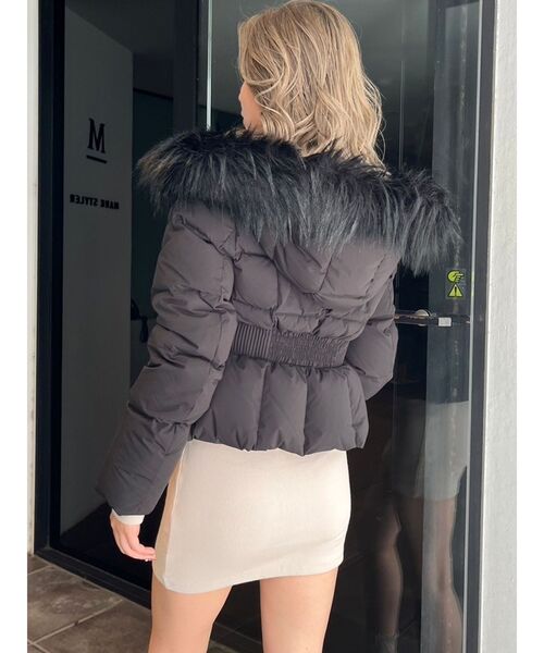 GYDA(ジェイダ)の「GYGYベルト付きショートダウンコート(ダウンジャケット/コート・レディース・ブラック・FREE)」の5枚目の写真