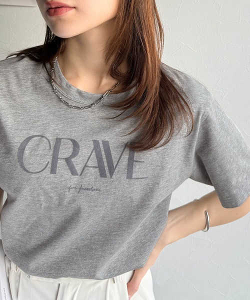 classicalelf(クラシカルエルフ)の「垢抜けた大人カジュアル。オーガニックコットン100%フロッキーロゴプリントTシャツ(Tシャツ/カットソー・レディース・杢グレー/グレイッシュベージュ/ホワイト/ネイビー/チャコール・MEDIUM/LARGE/X-LARGE/SMALL)」の16枚目の写真