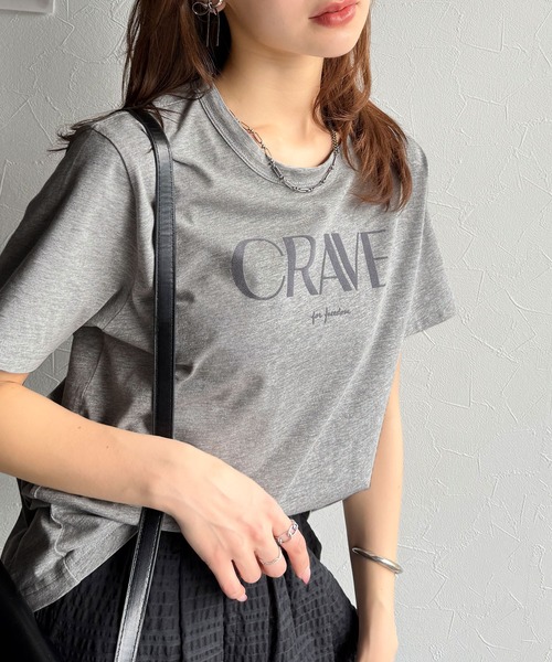 classicalelf(クラシカルエルフ)の「垢抜けた大人カジュアル。オーガニックコットン100%フロッキーロゴプリントTシャツ(Tシャツ/カットソー・レディース・杢グレー/グレイッシュベージュ/ホワイト/ネイビー/チャコール・MEDIUM/LARGE/X-LARGE/SMALL)」の19枚目の写真
