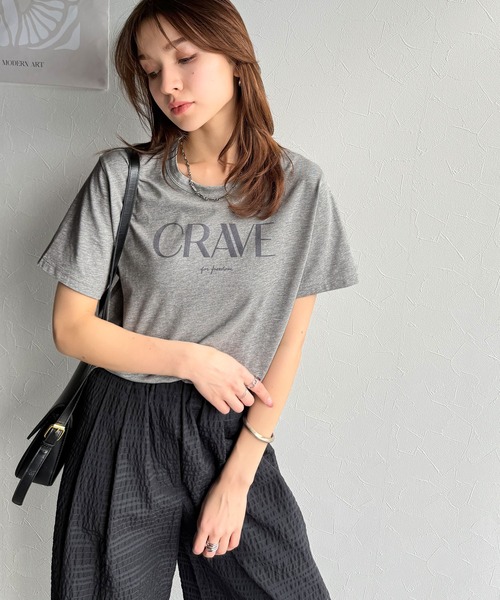 classicalelf(クラシカルエルフ)の「垢抜けた大人カジュアル。オーガニックコットン100%フロッキーロゴプリントTシャツ(Tシャツ/カットソー・レディース・杢グレー/グレイッシュベージュ/ホワイト/ネイビー/チャコール・MEDIUM/LARGE/X-LARGE/SMALL)」の21枚目の写真