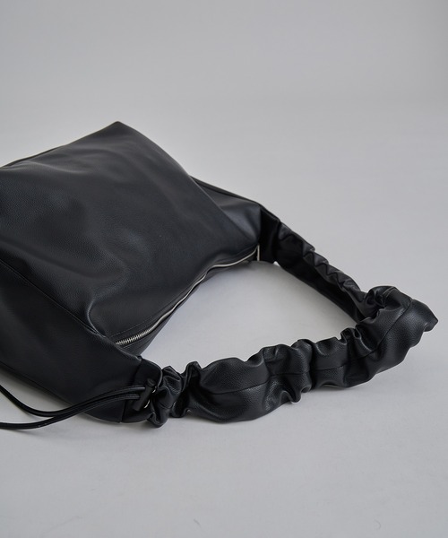 UNITED TOKYO（ユナイテッドトウキョウ）の「NYLON SHOULDER BAG