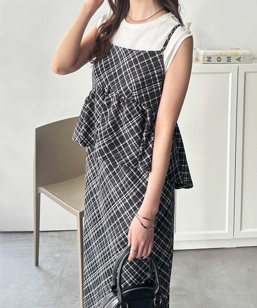 GeeRA(ジーラ)の「【新色追加/S-LL展開】楽ちん!細見えペプラムキャミワンピース(ワンピース・レディース・ブラック/グレー系その他/ベージュ/ブラック系その他/チャコール/ホワイト系その他/ブラック系その他2・LARGE/X-LARGE/MEDIUM/SMALL)」の4枚目の写真