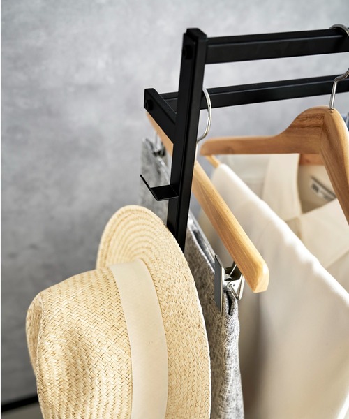 BIRTHDAY BAR（バースデイバー）の「tower 収納力アップハンガーラック 2段（収納グッズ・レディース・ホワイト/ブラック・フリー）」の21枚目の写真