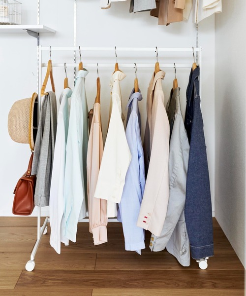 BIRTHDAY BAR（バースデイバー）の「tower 収納力アップハンガーラック 2段（収納グッズ・レディース・ホワイト/ブラック・フリー）」の3枚目の写真