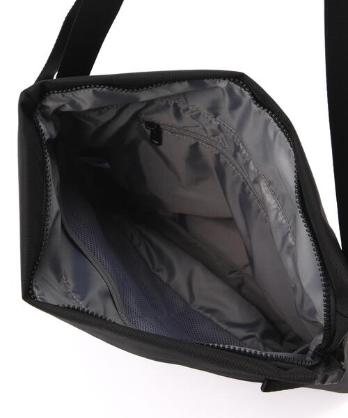 THE NORTH FACE(ザノースフェイス)の「THE NORTH FACE/ザ・ノース・フェイス Pyrenees Shoulder L ピレネーショルダーL NM82508(ショルダーバッグ・メンズ・ブラック/グレー・FREE)」の15枚目の写真