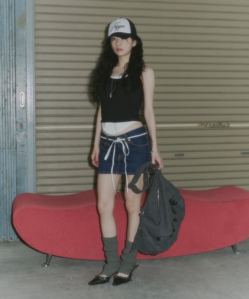 DTYYPE(ドタイプ)の「カップ付きバイカラーレイヤードキャミソール(キャミソール・レディース・チャコールグレー/ブラック/ホワイト・FREE)」の8枚目の写真