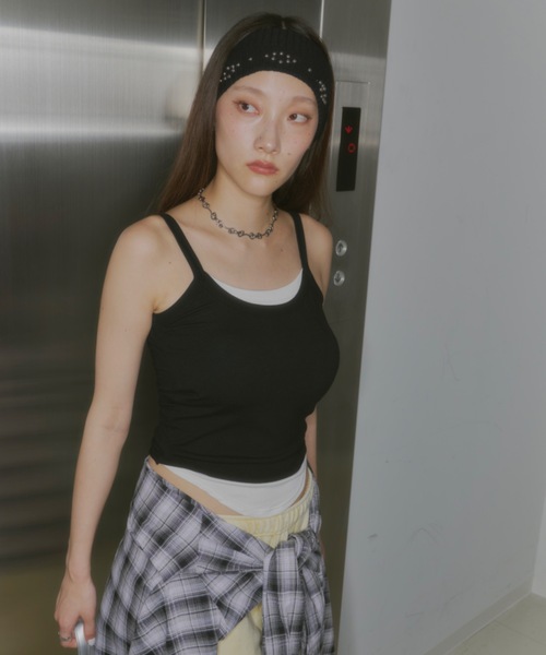 DTYYPE(ドタイプ)の「カップ付きバイカラーレイヤードキャミソール(キャミソール・レディース・チャコールグレー/ブラック/ホワイト・FREE)」の12枚目の写真