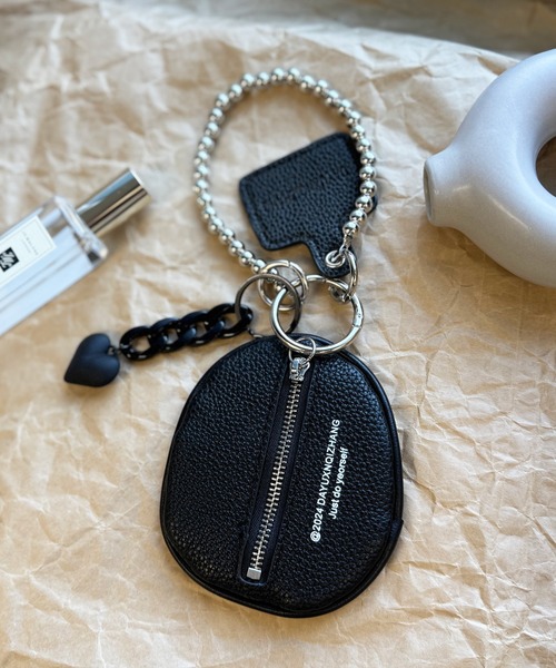 NOLITA LABORATORY（ノリータラボラトリー）の「【 NOLITA / ノリータ 】組み合わせ自由自在 ハート チャーム ブラック フェイクレザー バックル キーチェーン キーホルダー アクセサリー バッグチャーム シボ加工／フェイクレザー／バッグチャーム／ミニポーチ（チャーム・レディース・ブラック/パープル/ピンク・FREE）」の20枚目の写真