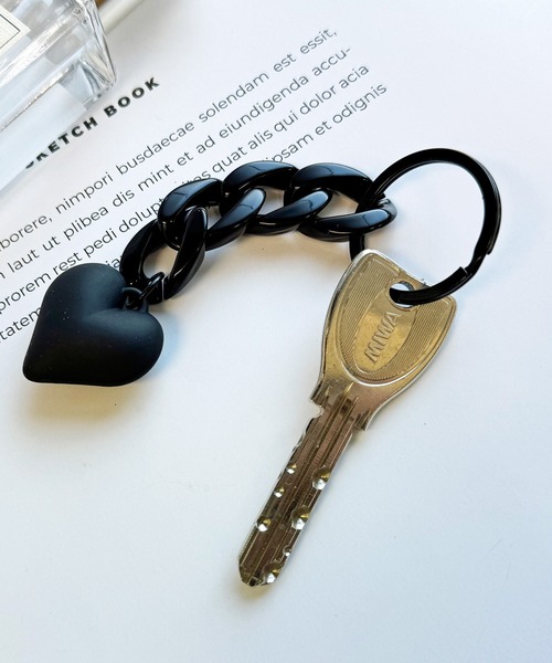 NOLITA LABORATORY（ノリータラボラトリー）の「【 NOLITA / ノリータ 】組み合わせ自由自在 ハート チャーム ブラック フェイクレザー バックル キーチェーン キーホルダー アクセサリー バッグチャーム シボ加工／フェイクレザー／バッグチャーム／ミニポーチ（チャーム・レディース・ブラック/パープル/ピンク・FREE）」の22枚目の写真