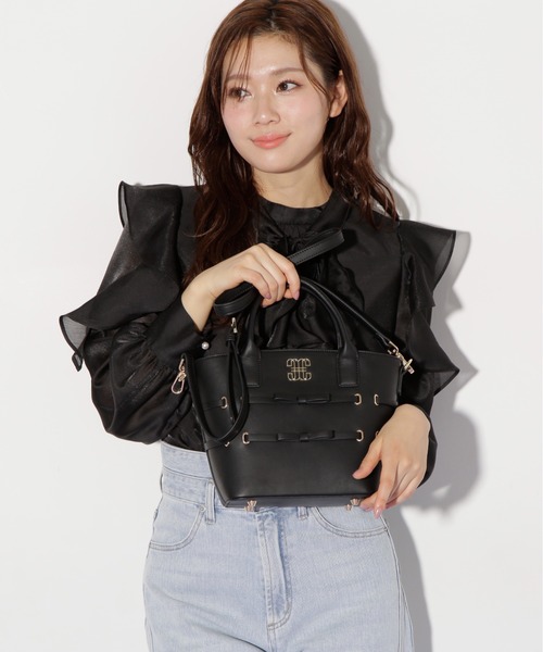 JILL by JILL STUART(ジルバイジルスチュアート)の「◇BowリンクJトートバッグ(ショルダーバッグ・レディース・ブラック/ベージュ・FREE)」の3枚目の写真